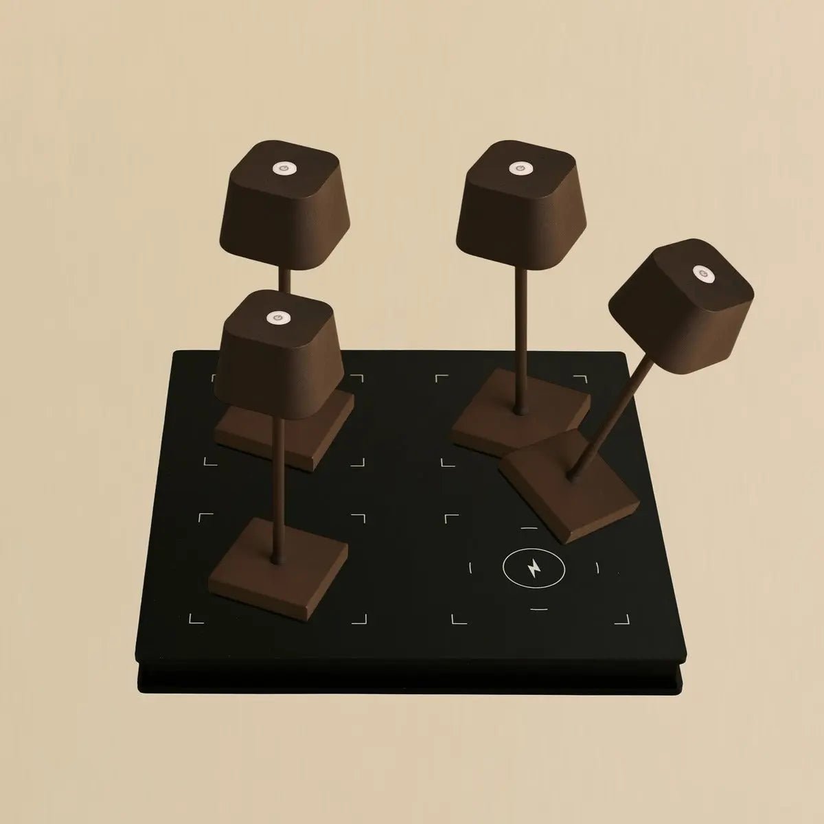 Combiset Professioneel | 4 x Sarphati Mini Mokka Bruin Oplaadbare Tafellampen & 1 x Amstel Oplaadstation