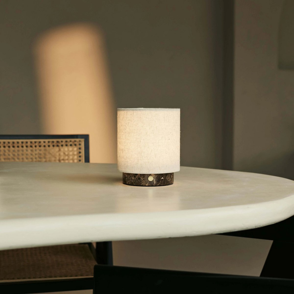 Mauve Beige & Bruin – Emperador Donker Marmeren Oplaadbare Tafellamp | 3 lichtmodi, dimbare en verwisselbare lampenkap