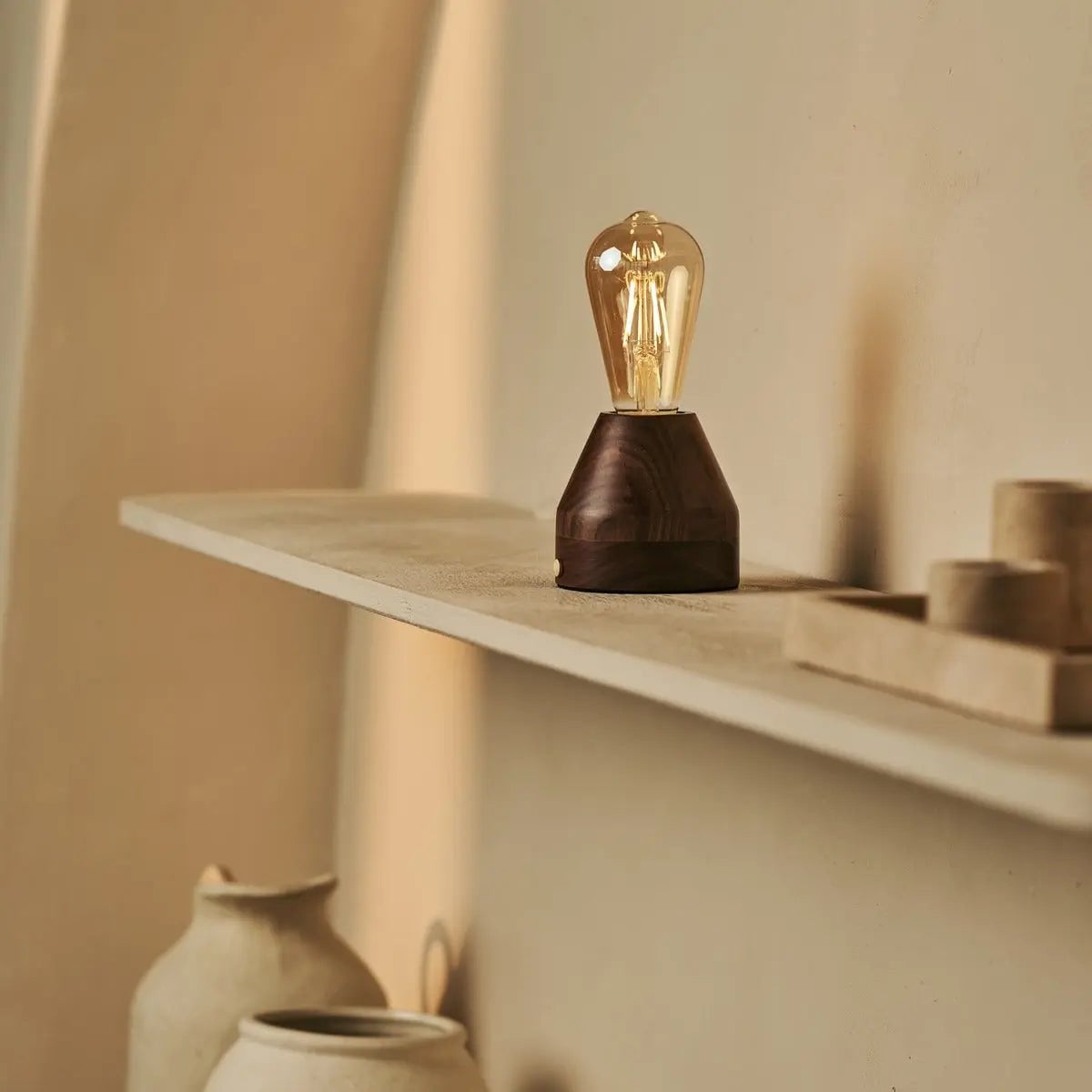 Zavi Walnoot Oplaadbare Tafellamp | LED, draadloos en batterijduur van 80 uur