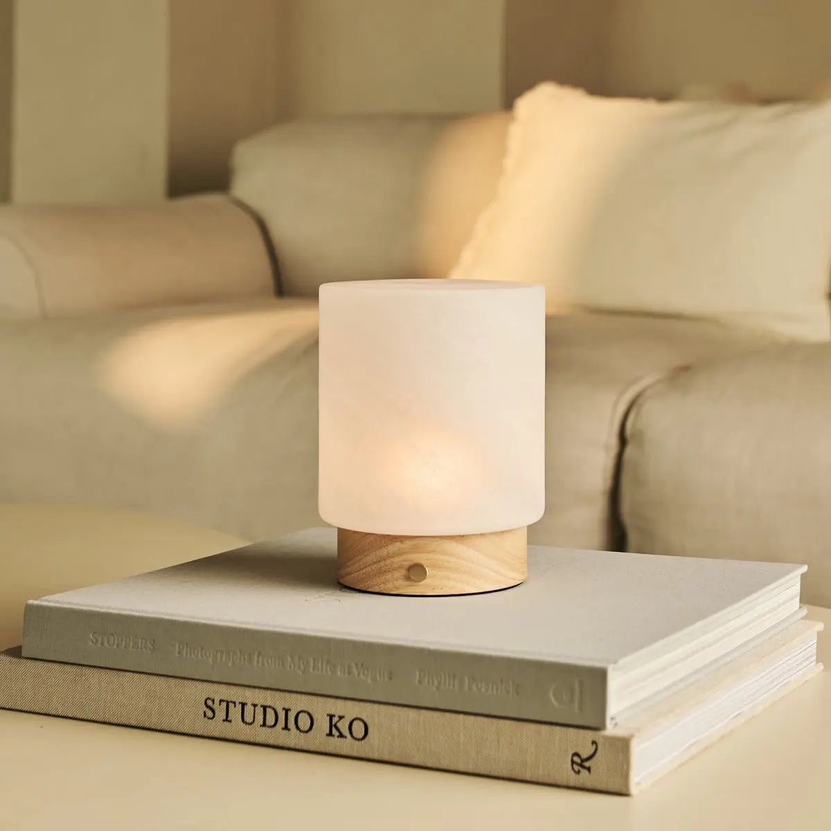 Pien Lichtbruine Houten Tafellamp | Oplaadbaar, dimbaar en batterijduur tot 100 uur