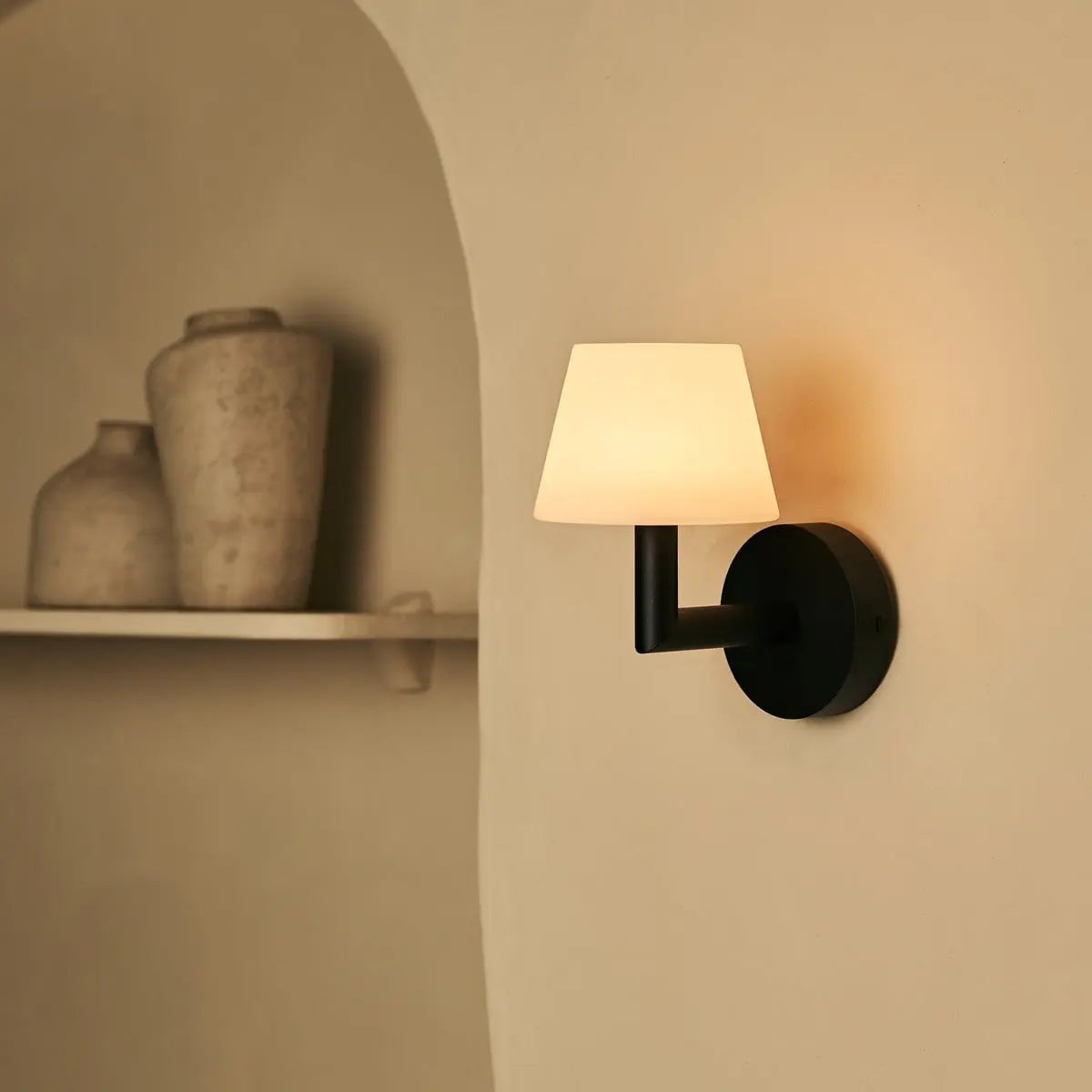 Ted Black houten oplaadbare wandlamp | Draadloze en dimbare verlichting