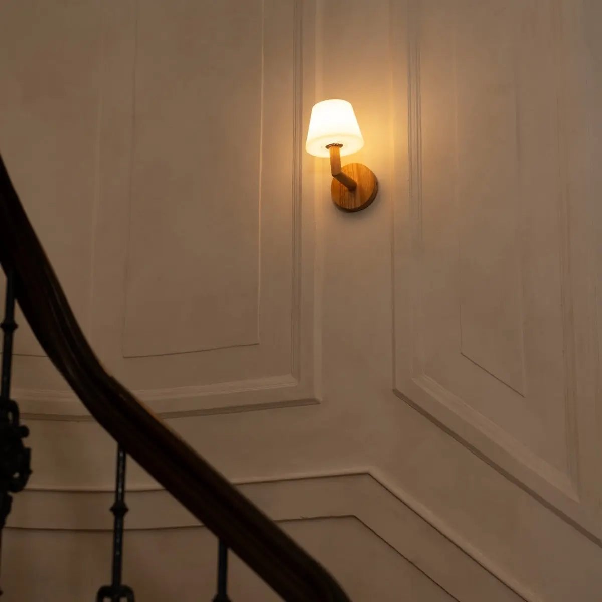 Ted lichtbruin houten oplaadbare wandlamp | Draadloze en dimbare verlichting