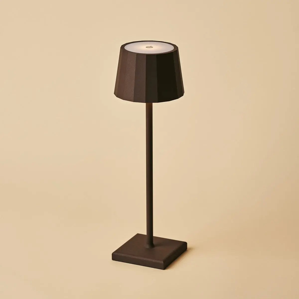 Wouter Mokka Bruin Oplaadbare Tafellamp | Draadloos opladen en batterijduur van 120 uur