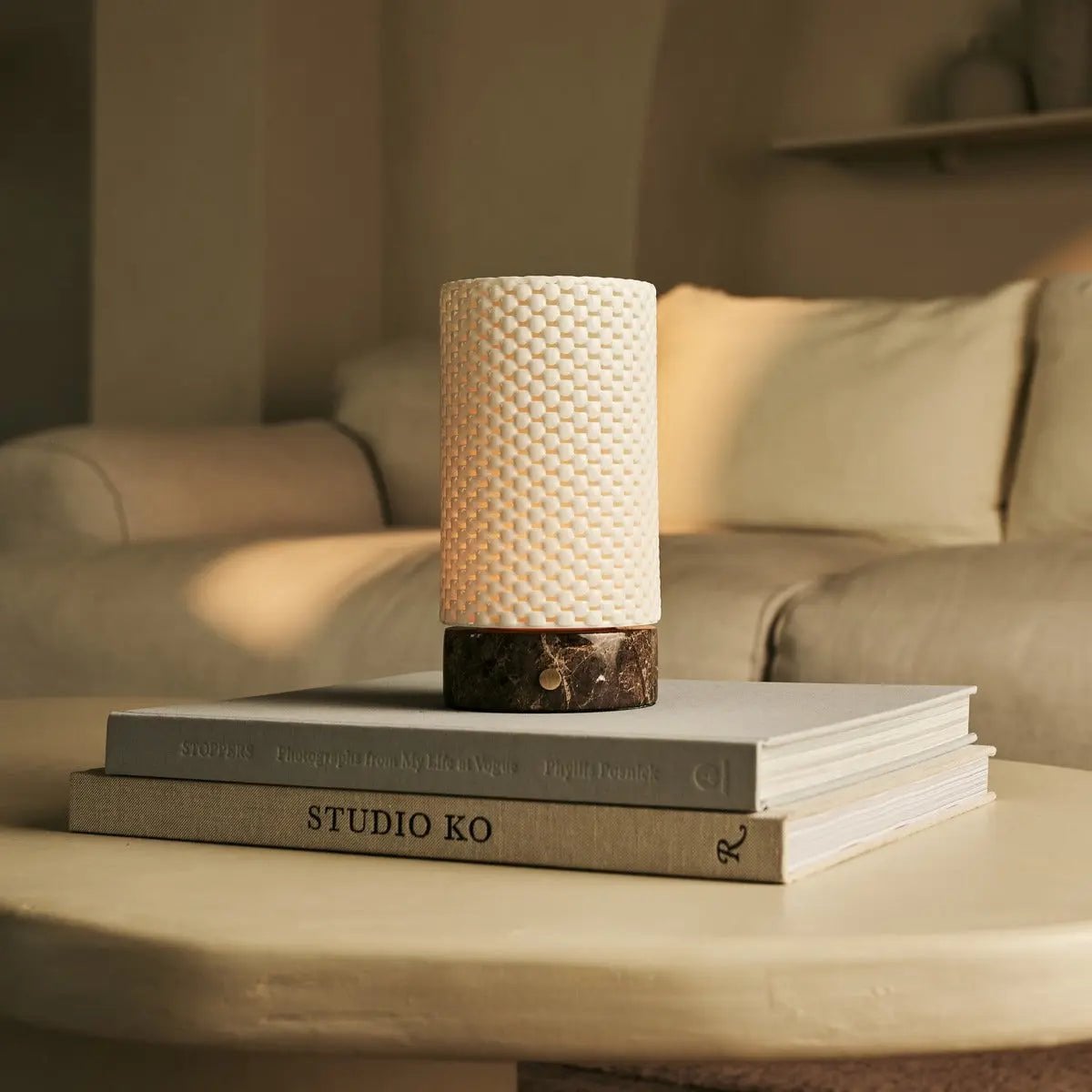 Luna Donkerbruin Marmeren Oplaadbare Tafellamp | 3D-geprint porselein, dimbaar en batterijduur tot 100 uur