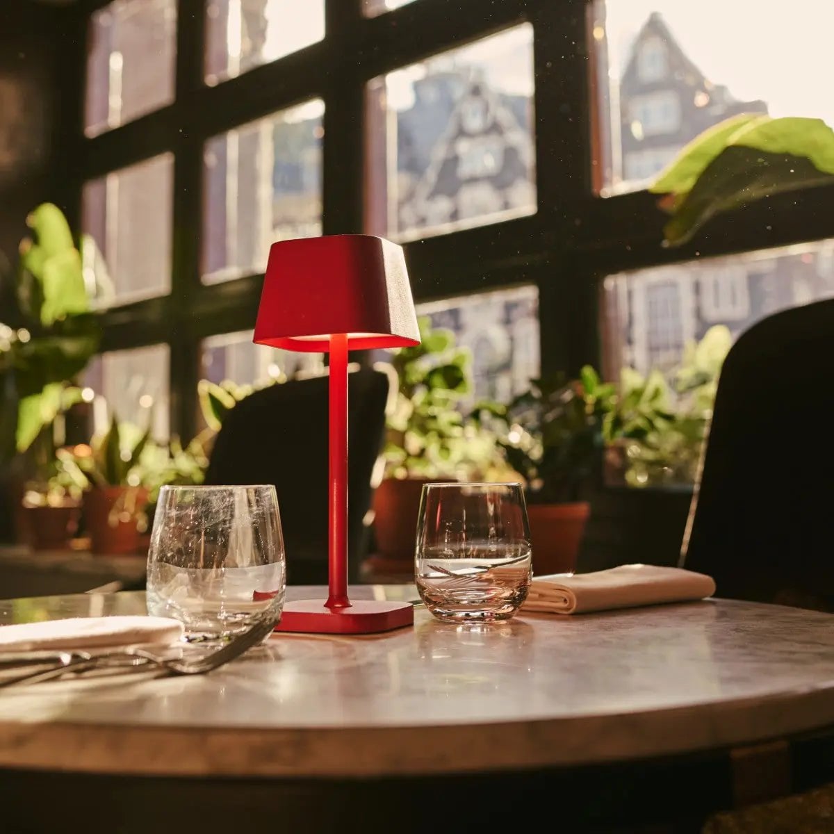 Ava Berry Rode Oplaadbare Tafellamp | Stijlvol, draadloos en dimbaar