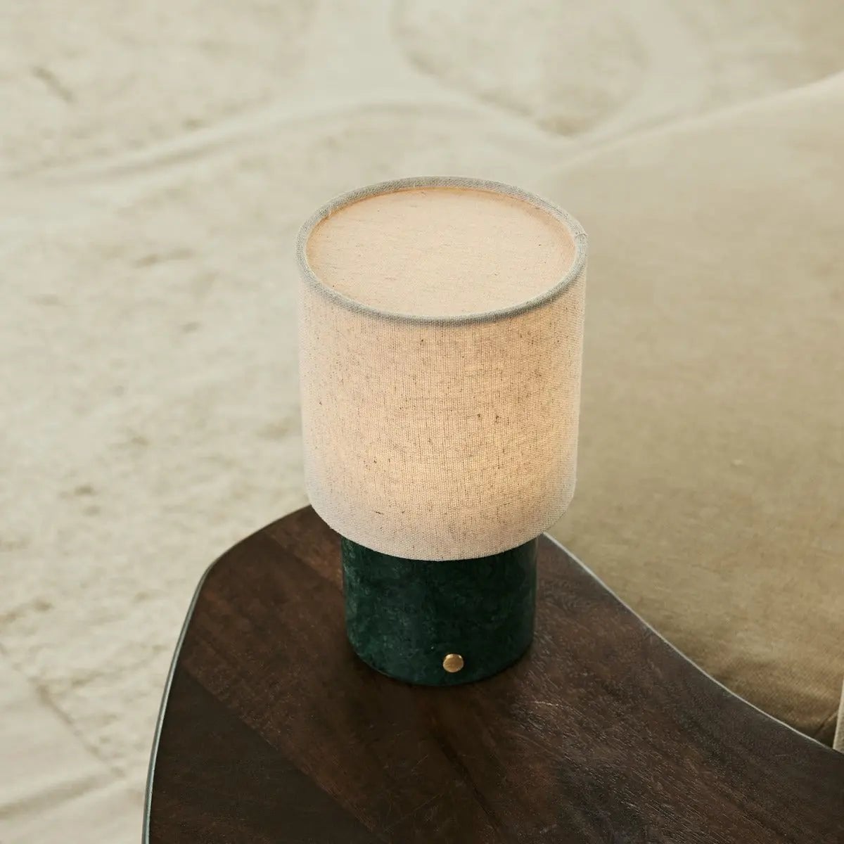 Onoda Groen – Verde Alpi Marmeren Oplaadbare Tafellamp | Authentieke, verwisselbare lampenkap en linnenmix