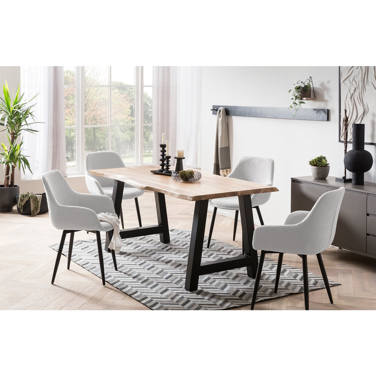 Eetkamerstoel Lichtgrijs met Zwart Metalen Frame – Bouclé & Armleuningen – Set van 2 - SalesFever - Casanovio