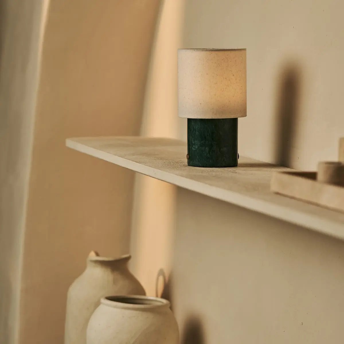Dou Green – Verde Alpi Marmeren Oplaadbare Tafellamp | Batterij, dimbare en verwisselbare lampenkap