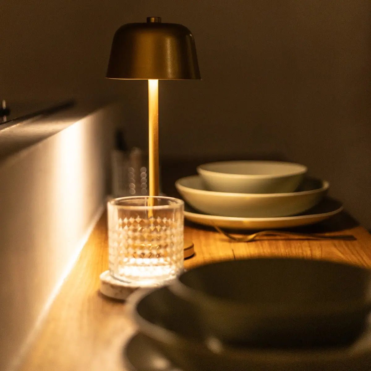 Anton Goud Oplaadbare Tafellamp | Strakke en draadloze verlichting