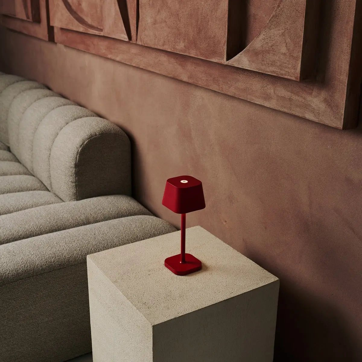 Ava Berry Rode Oplaadbare Tafellamp | Stijlvol, draadloos en dimbaar