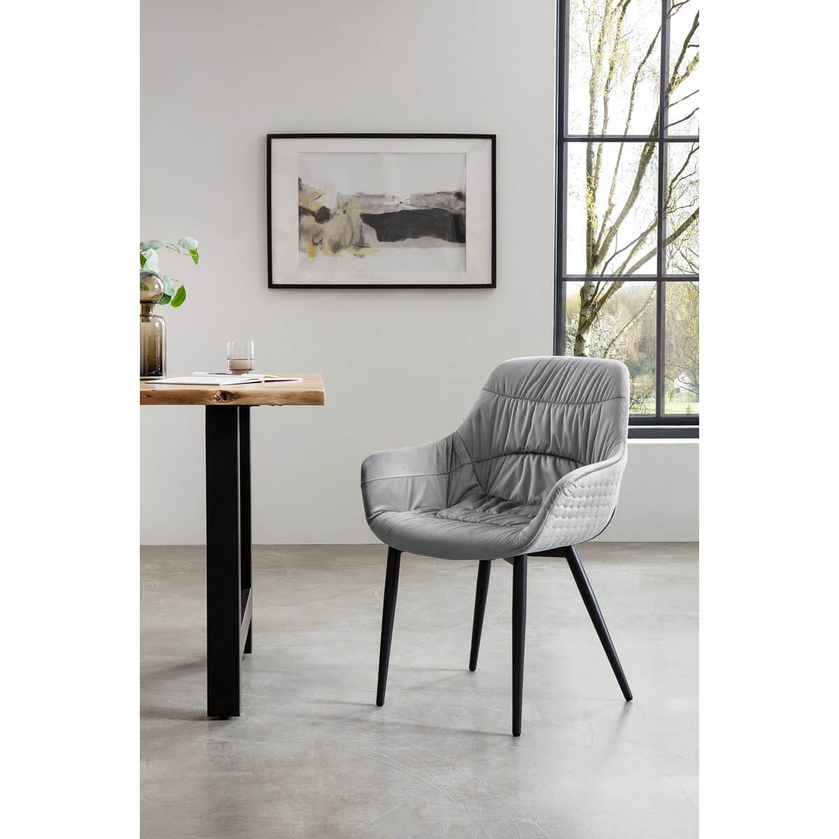 Armchair with honeycomb quilting in light gray velvet - SalesFever