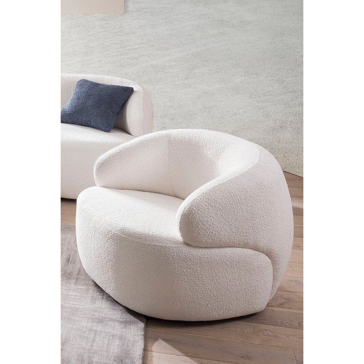 Bouclé Cocktailstoel Wit – Moderne Loungefauteuil met Kunststof Poten - SalesFever - Casanovio