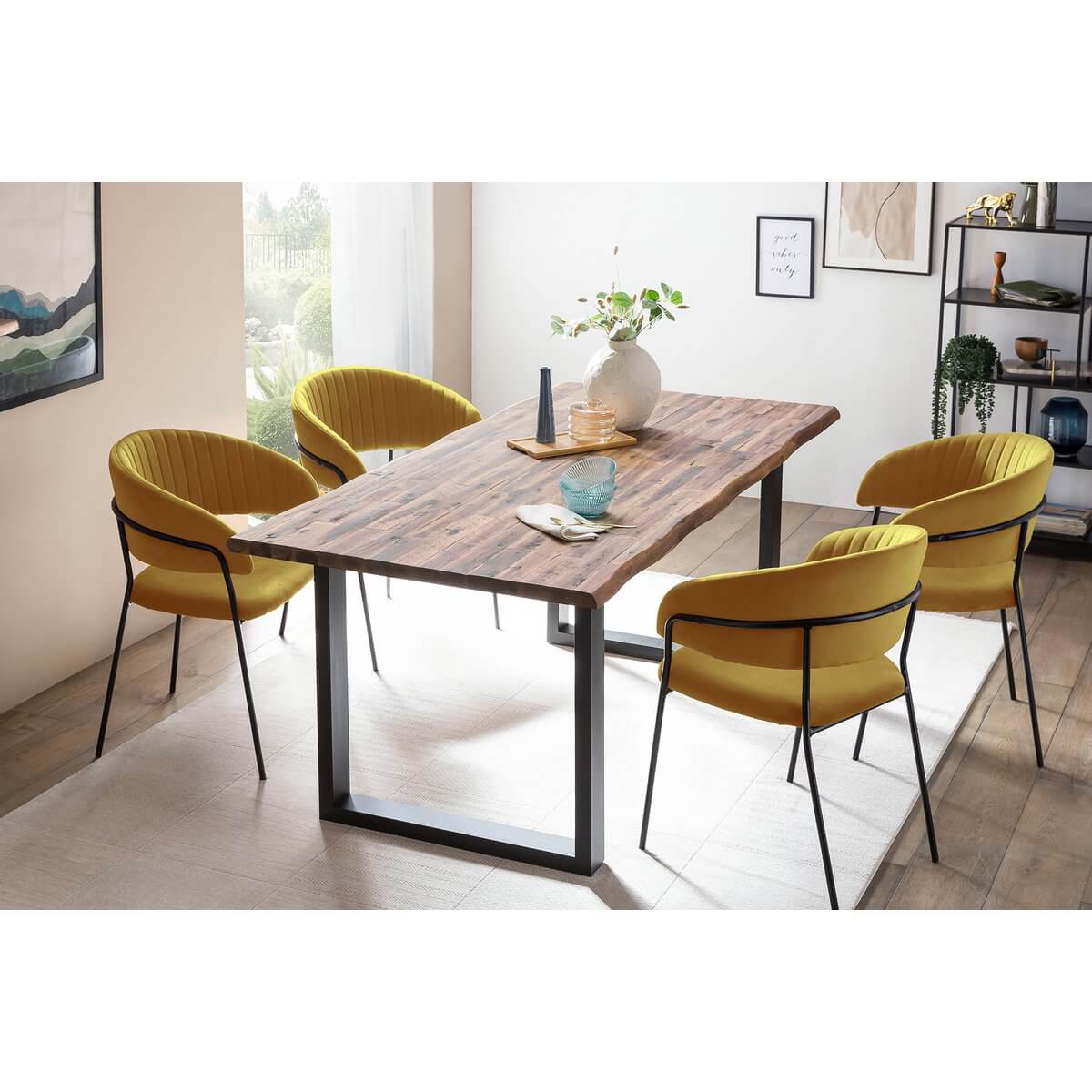 Yellow velvet chair with quilted back - SalesFever