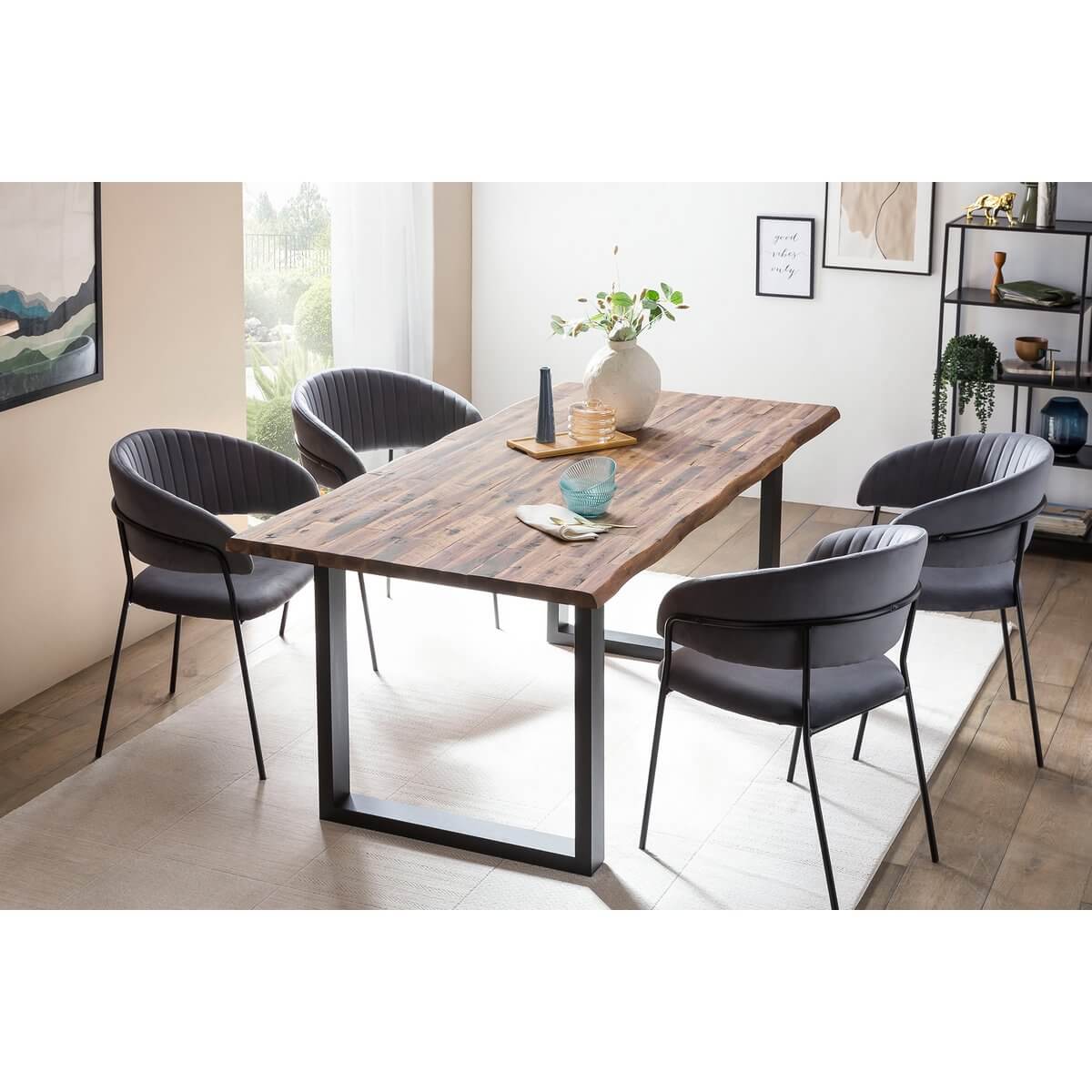 Gray velvet chair with quilted back - SalesFever