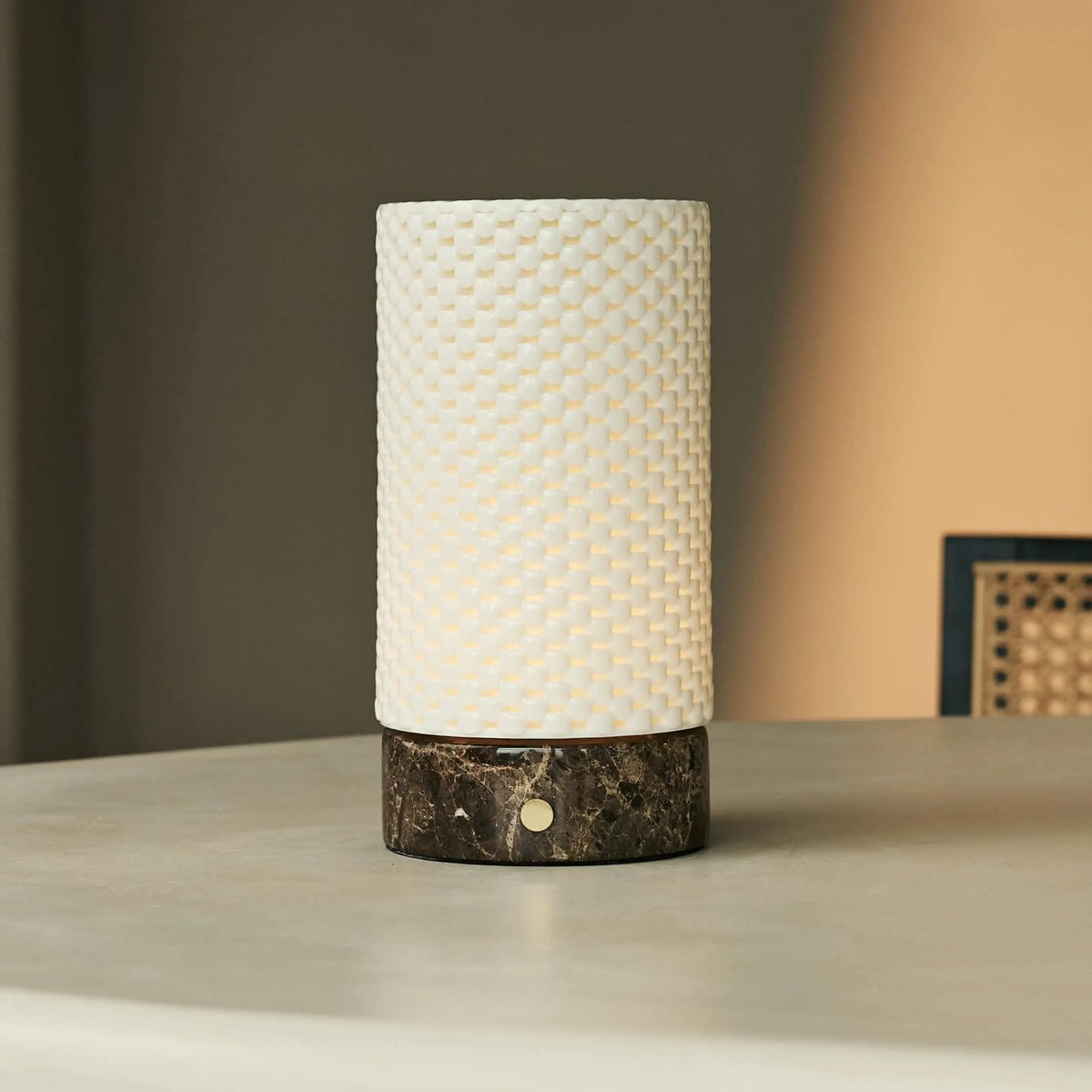 Luna Donkerbruin Marmeren Oplaadbare Tafellamp | 3D-geprint porselein, dimbaar en batterijduur tot 100 uur