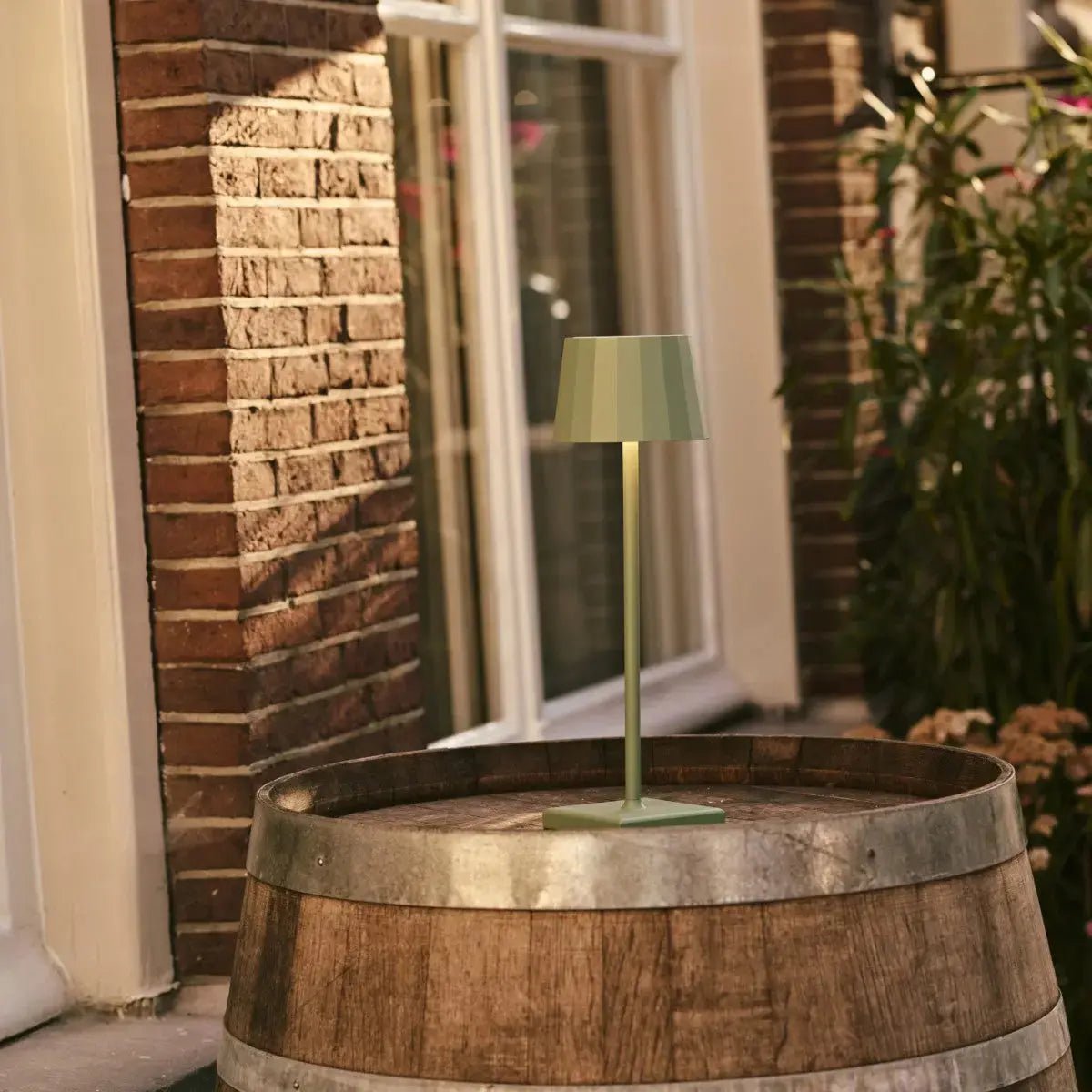 William Sage Groene Oplaadbare Tafellamp | USB-C, dimbaar, batterijduur van 120 uur