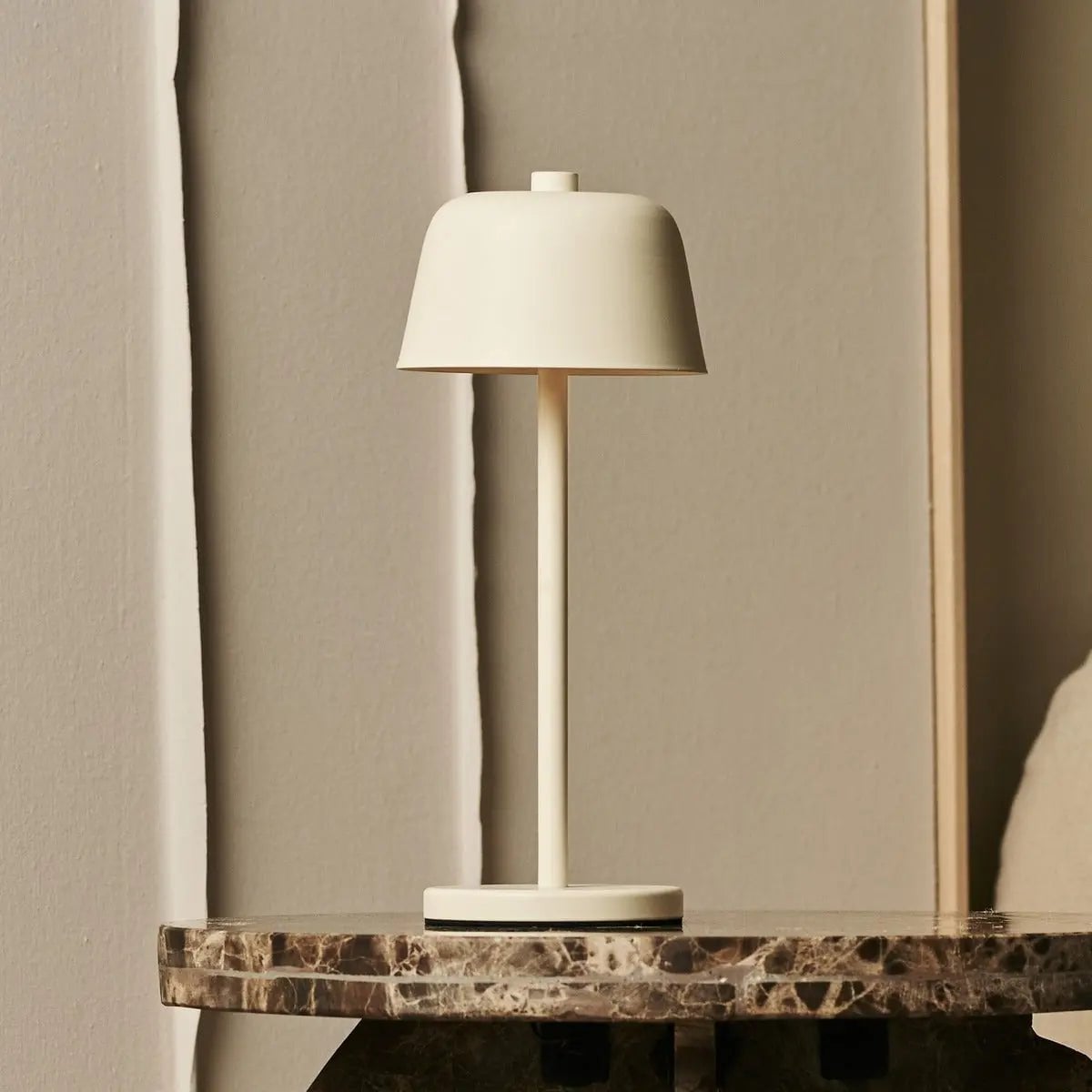 Anton vanille oplaadbare tafellamp | Stijlvolle en draadloze verlichting