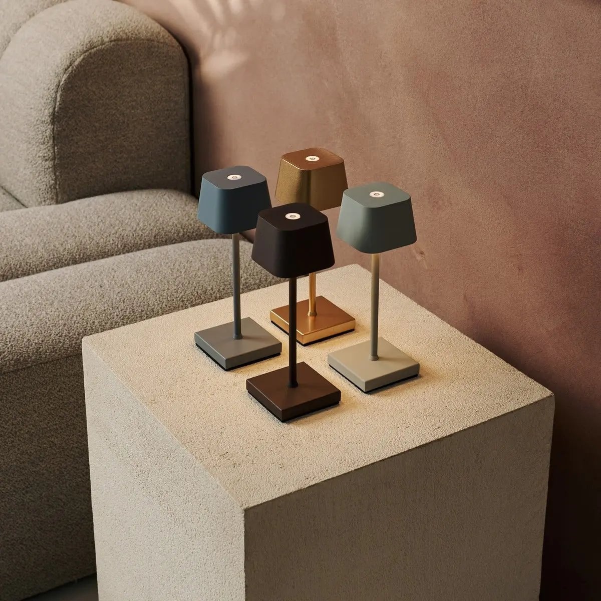 Sarphati Mini Mokka Bruin Snoerloze Tafellamp | Oplaadbaar via laadstation en 3 lichtmodi