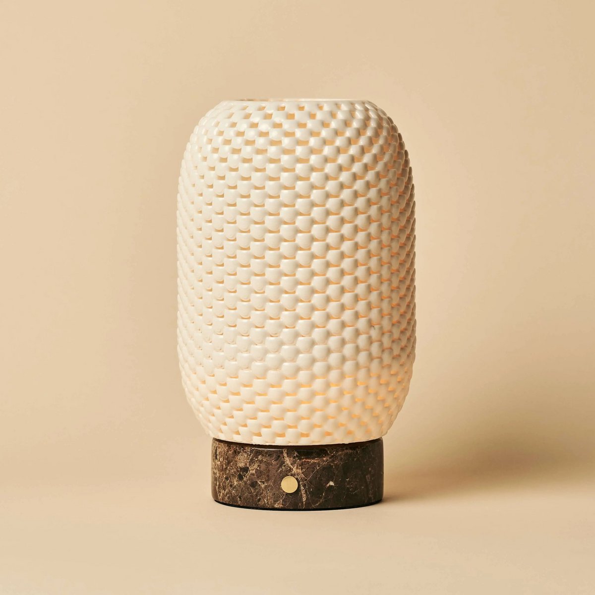 Aurora Donkerbruin Marmeren Snoerloze Tafellamp | 3D-geprint porselein, dimbaar en batterijduur tot 100 uur