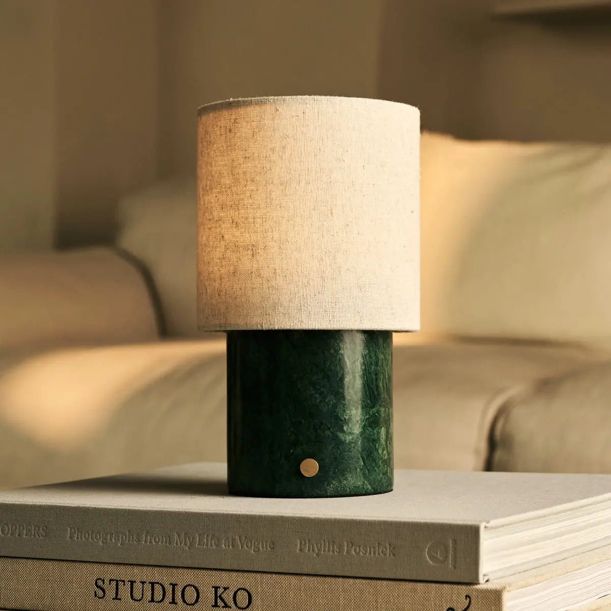 Onoda Groen – Verde Alpi Marmeren Oplaadbare Tafellamp | Authentieke, verwisselbare lampenkap en linnenmix