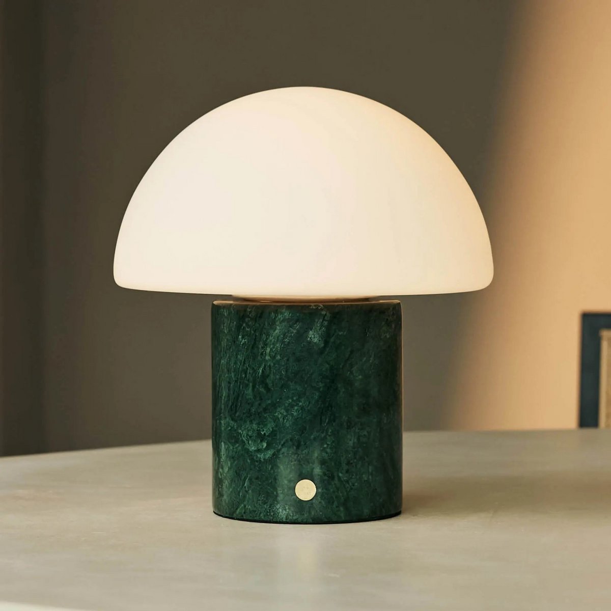 Maris Groen – Marble Verde Alpi Oplaadbare Tafellamp | Klassiek, 3 lichtkleuren en dimfunctie
