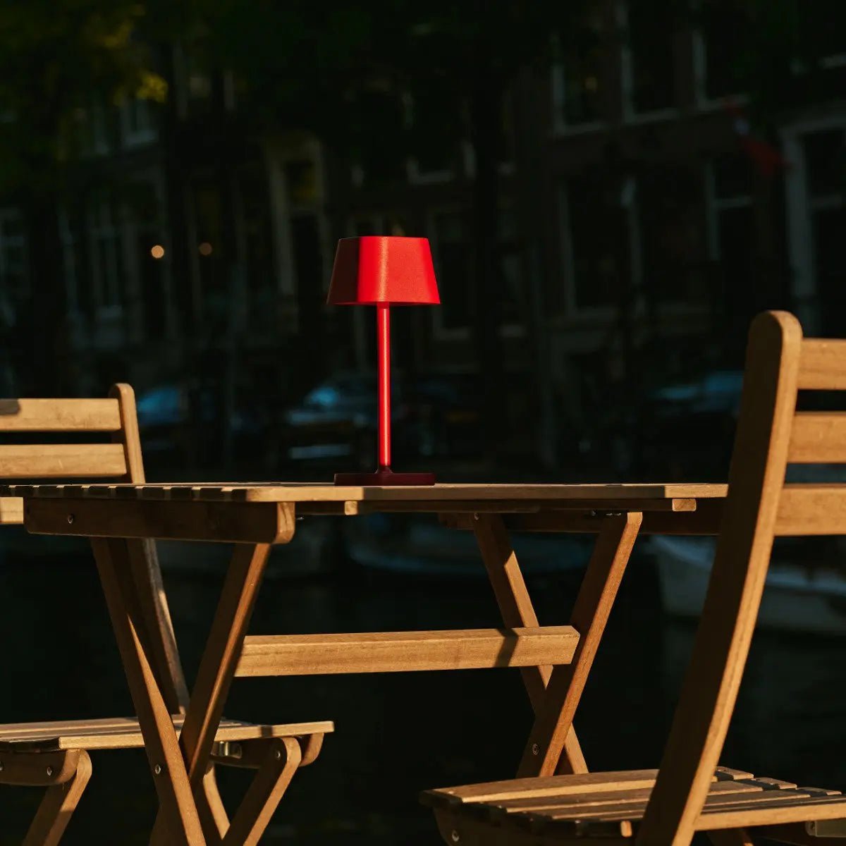 Ava Berry Rode Oplaadbare Tafellamp | Stijlvol, draadloos en dimbaar