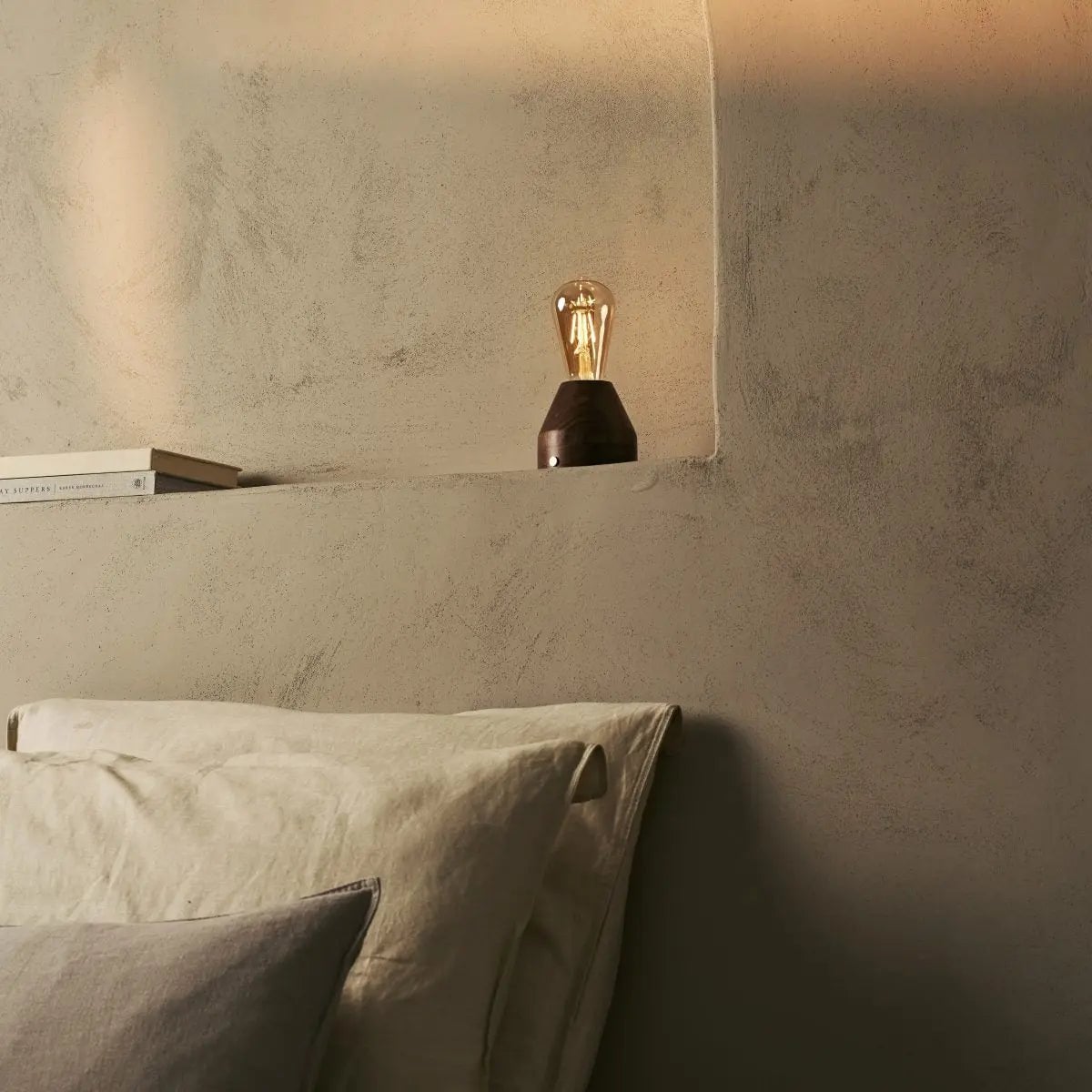 Zavi Walnoot Oplaadbare Tafellamp | LED, draadloos en batterijduur van 80 uur