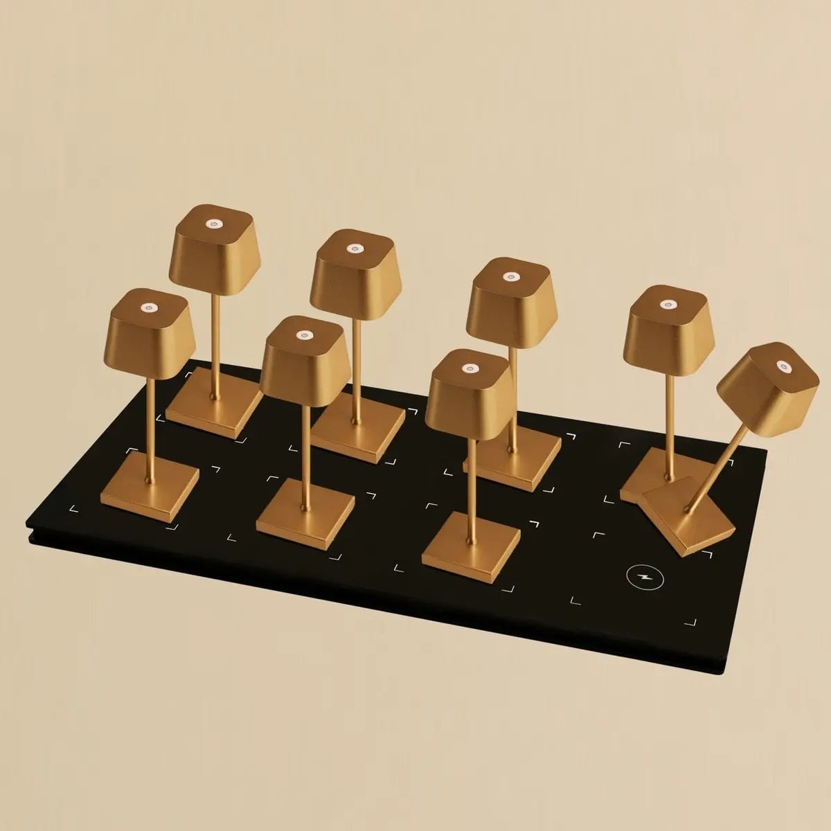 Combiset Professioneel | 8 x Sarphati Mini Gold oplaadbare tafellampen en 1 x laadstation voor het centraal station
