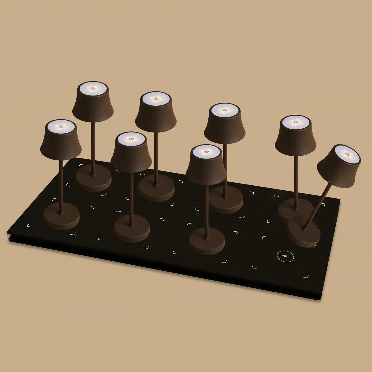 Combiset Professioneel | 8 x De Pijp Mini Mokka Bruin Oplaadbare Tafellampen & 1 x Centraal Station Oplaadstation