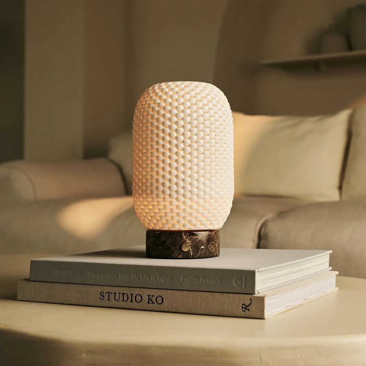 Aurora Donkerbruin Marmeren Snoerloze Tafellamp | 3D-geprint porselein, dimbaar en batterijduur tot 100 uur