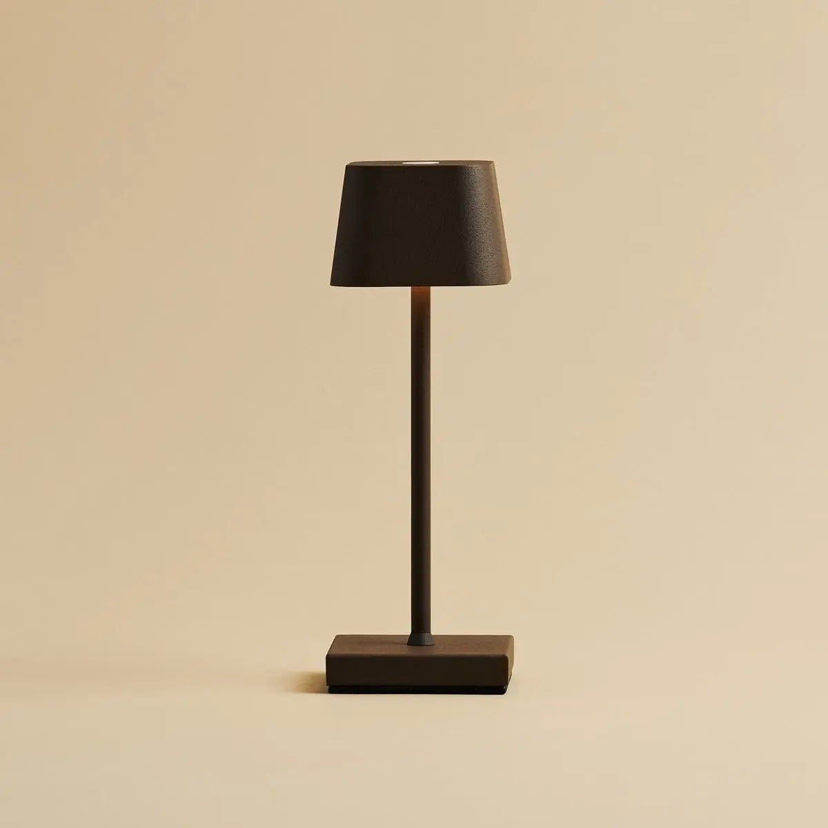 Sarphati Mini Mokka Bruin Snoerloze Tafellamp | Oplaadbaar via laadstation en 3 lichtmodi