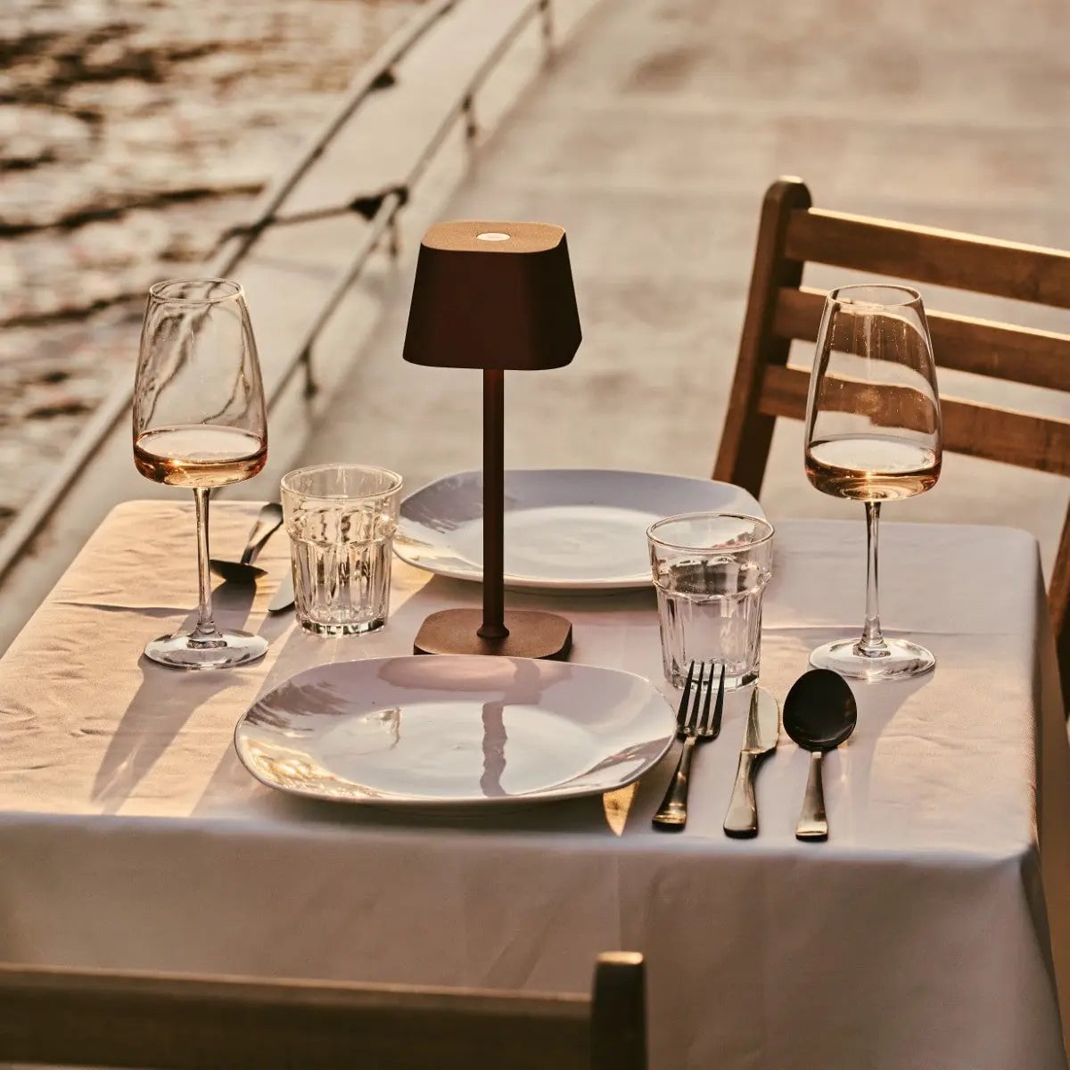 Ava Bronzen Oplaadbare Tafellamp | Stijlvol, draadloos en dimbaar