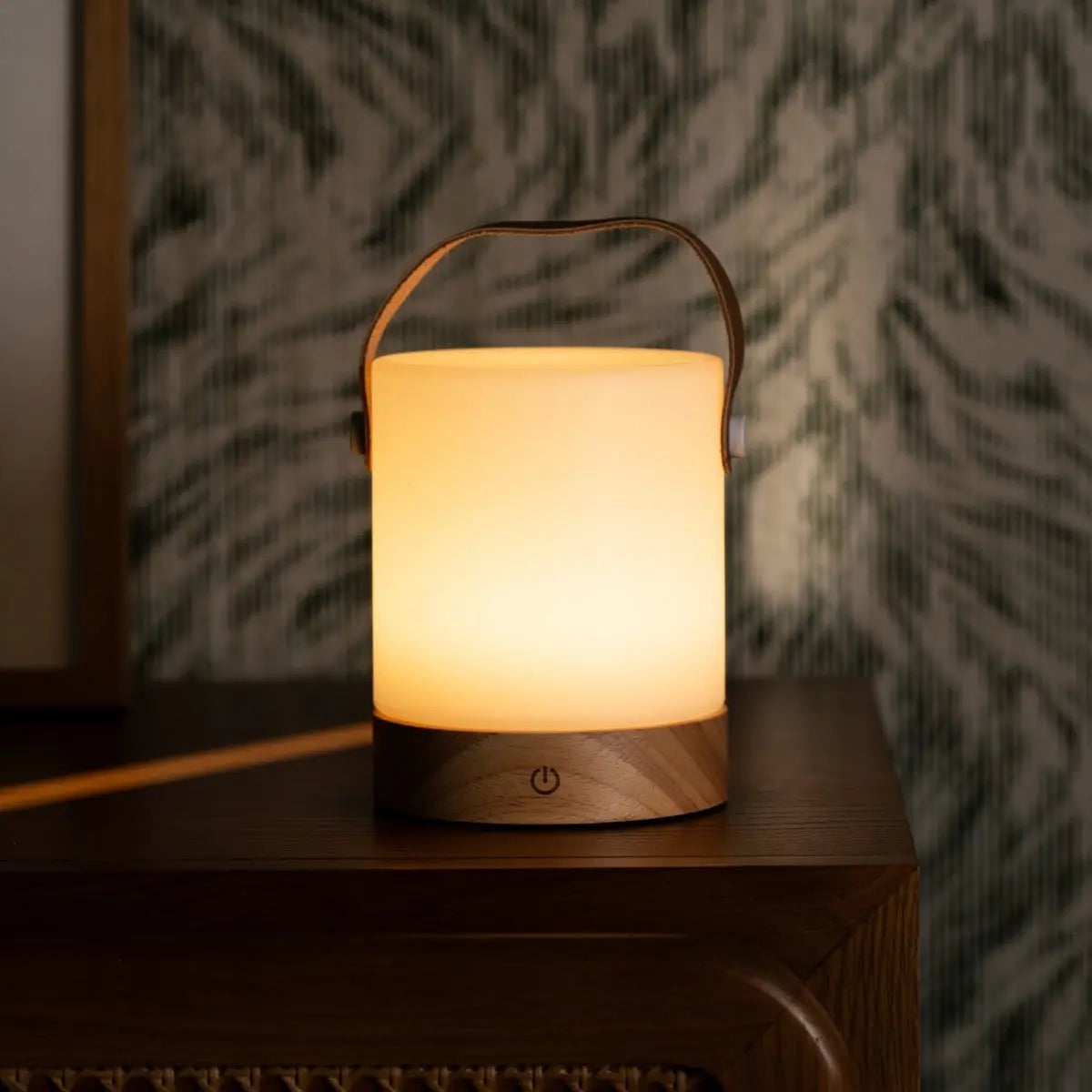 Avery Lichtbruine Oplaadbare Houten Tafellamp | Leren band, draadloos en dimbaar