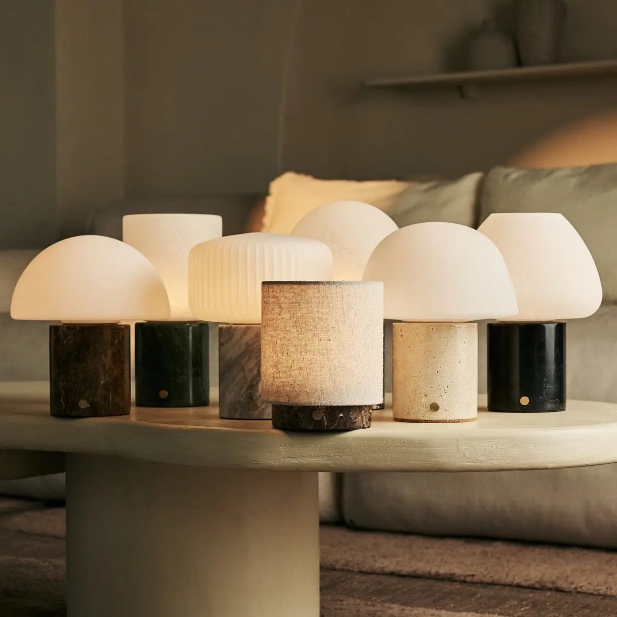 Mauve Crème & Bruin – Emperador Donker Marmeren Oplaadbare Tafellamp | 3 lichtmodi, dimbare en verwisselbare lampenkap