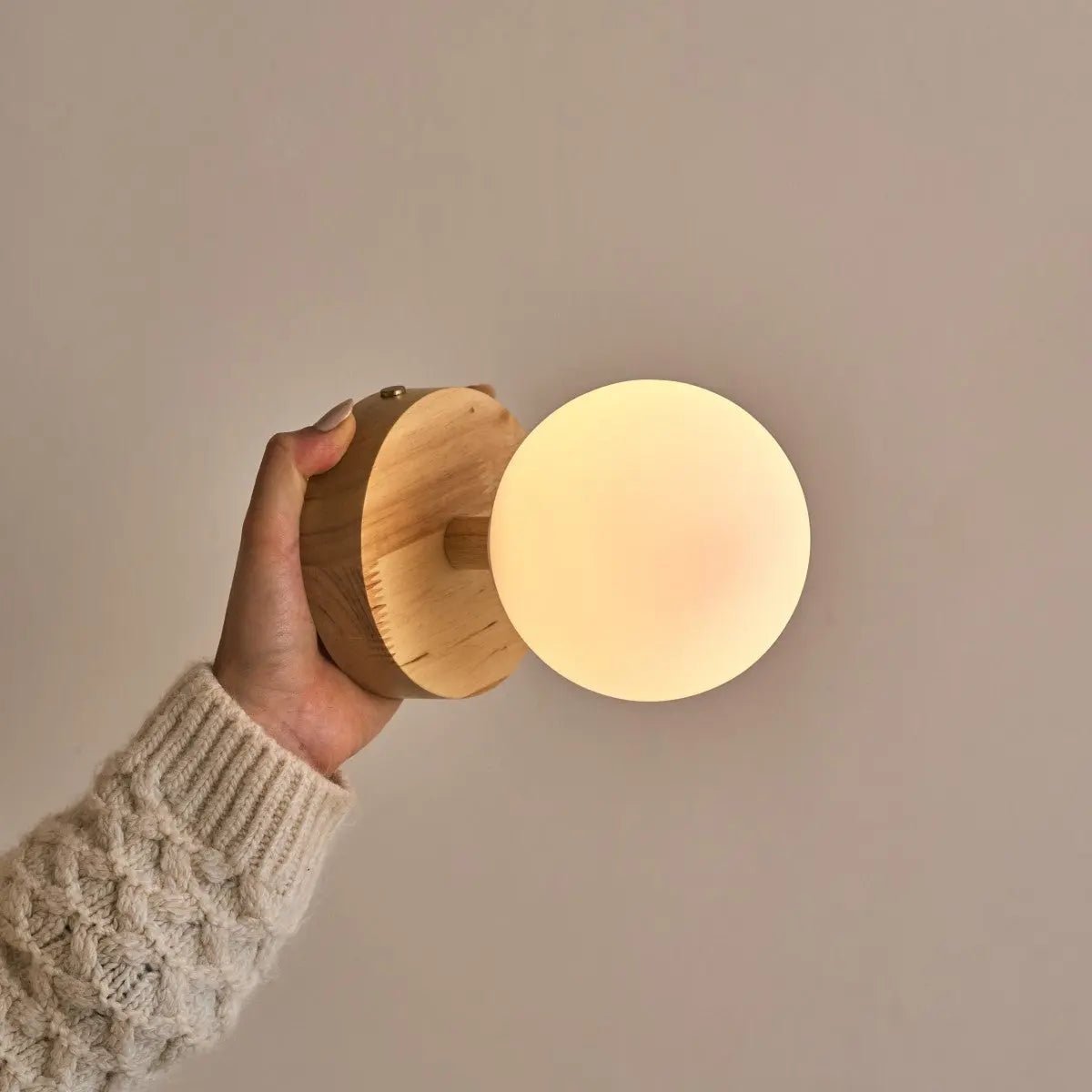 Richella Lichtbruine Houten & Glazen Wandlamp | Oplaadbaar en draadloos