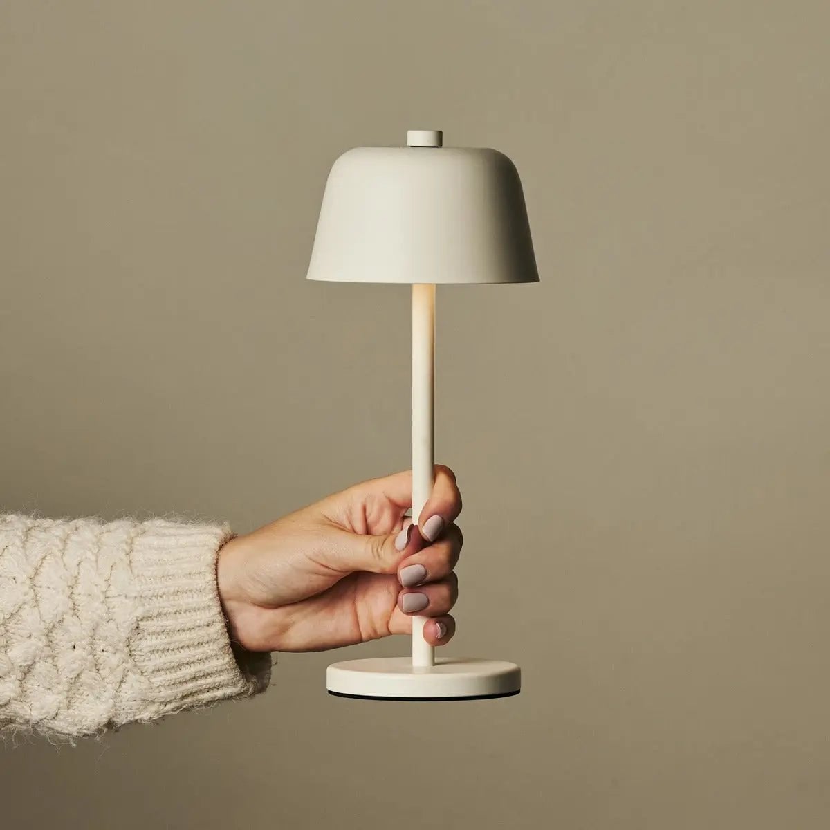 Anton vanille oplaadbare tafellamp | Stijlvolle en draadloze verlichting