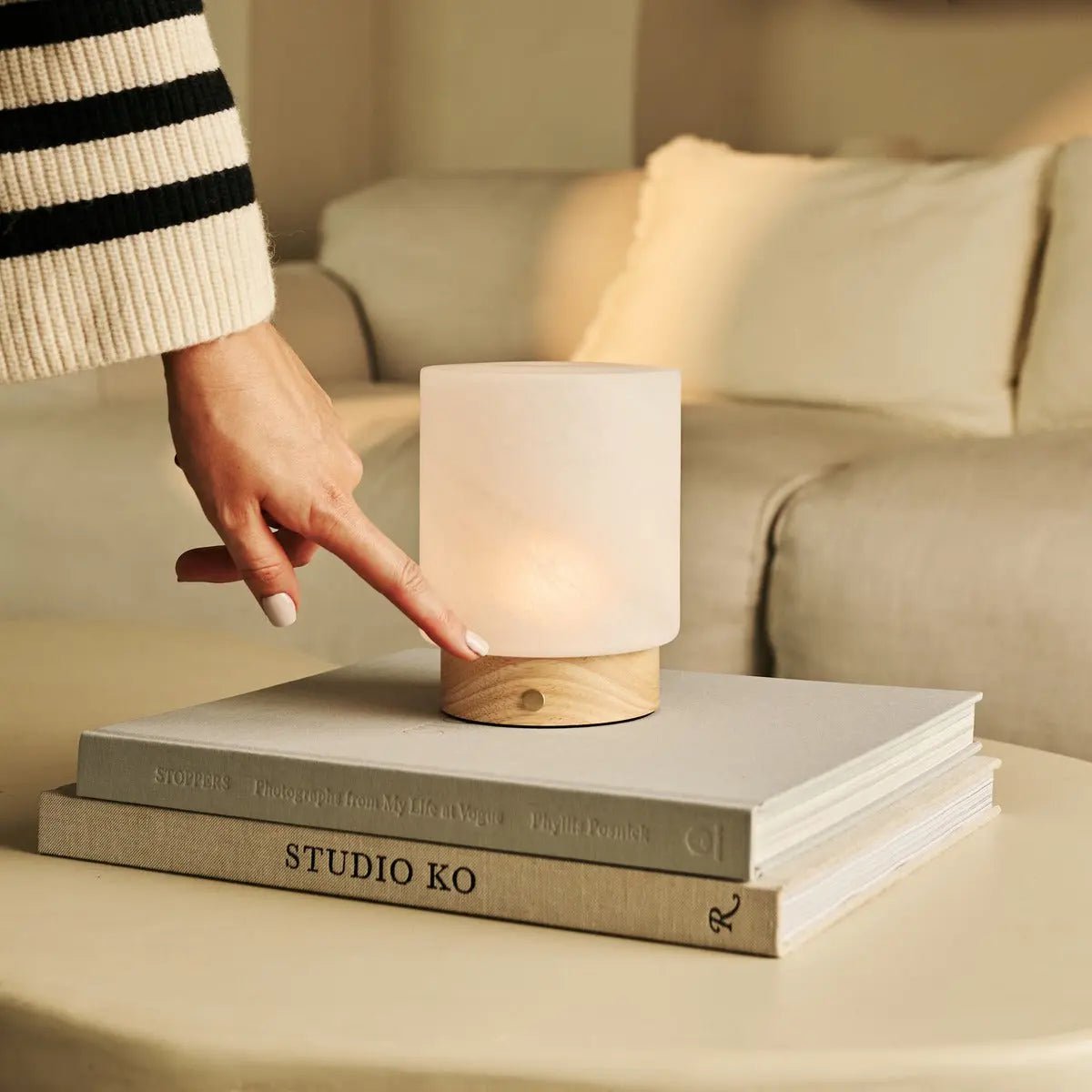 Pien Lichtbruine Houten Tafellamp | Oplaadbaar, dimbaar en batterijduur tot 100 uur