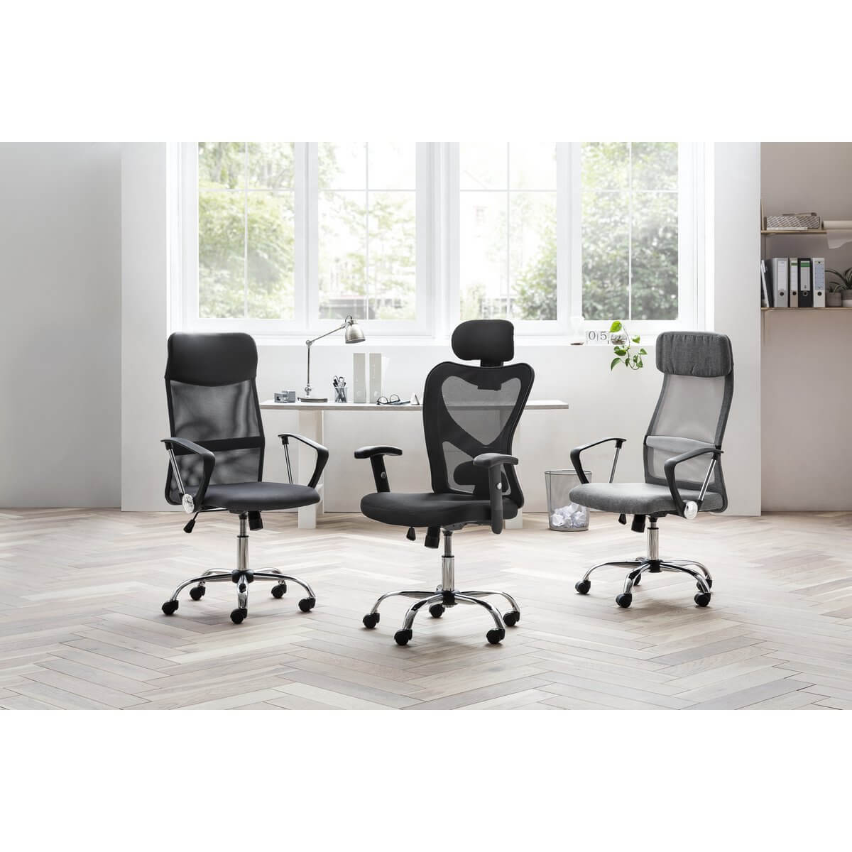 Gray office chair with mesh and fabric upholstery - SalesFever