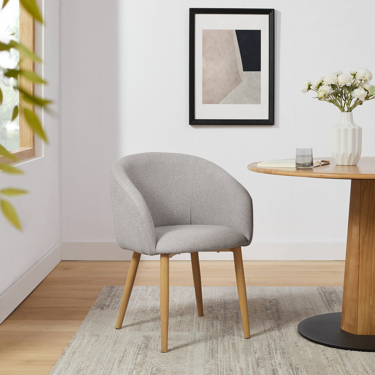 Eetkamerstoel Lichtgrijs – Stoffen Bekleding met Houten Poten – Set van 2 - SalesFever - Casanovio