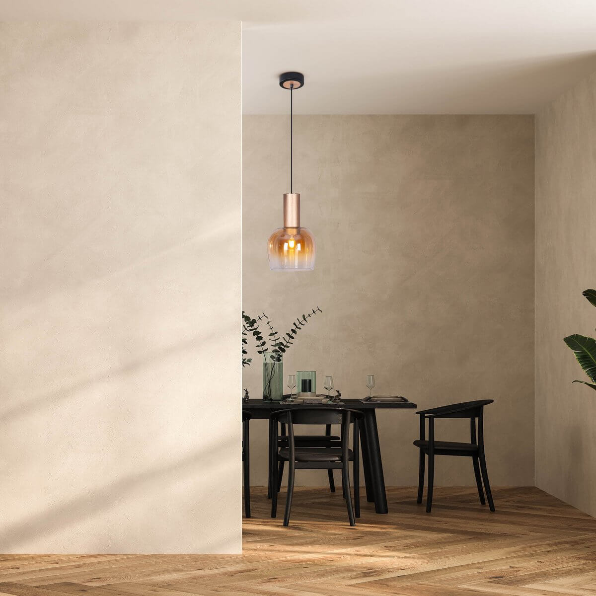 Hanglamp Geborsteld Messing En Amber Glas – Retro Elegantie