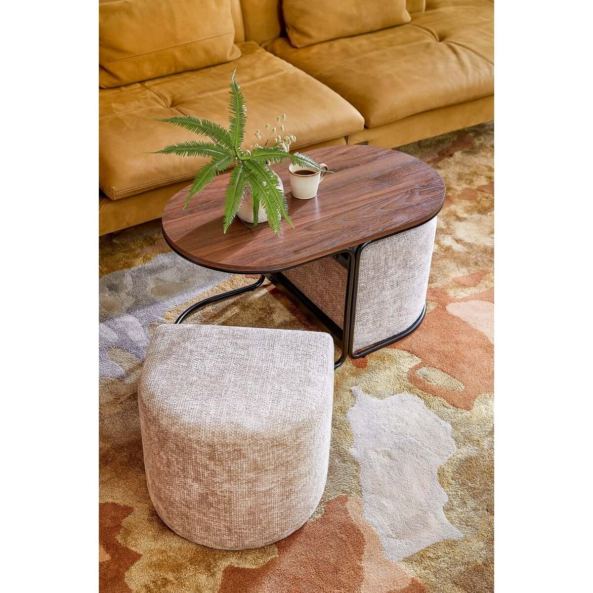 Salontafel met poefs donkerbruin - met lichtgrijze stof - set van 3