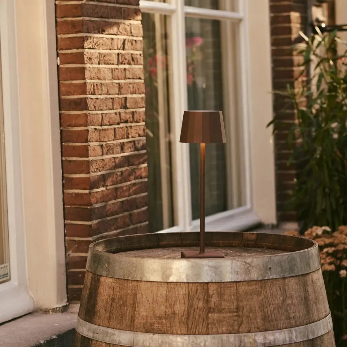 Wouter Mokka Bruin Oplaadbare Tafellamp | Draadloos opladen en batterijduur van 120 uur