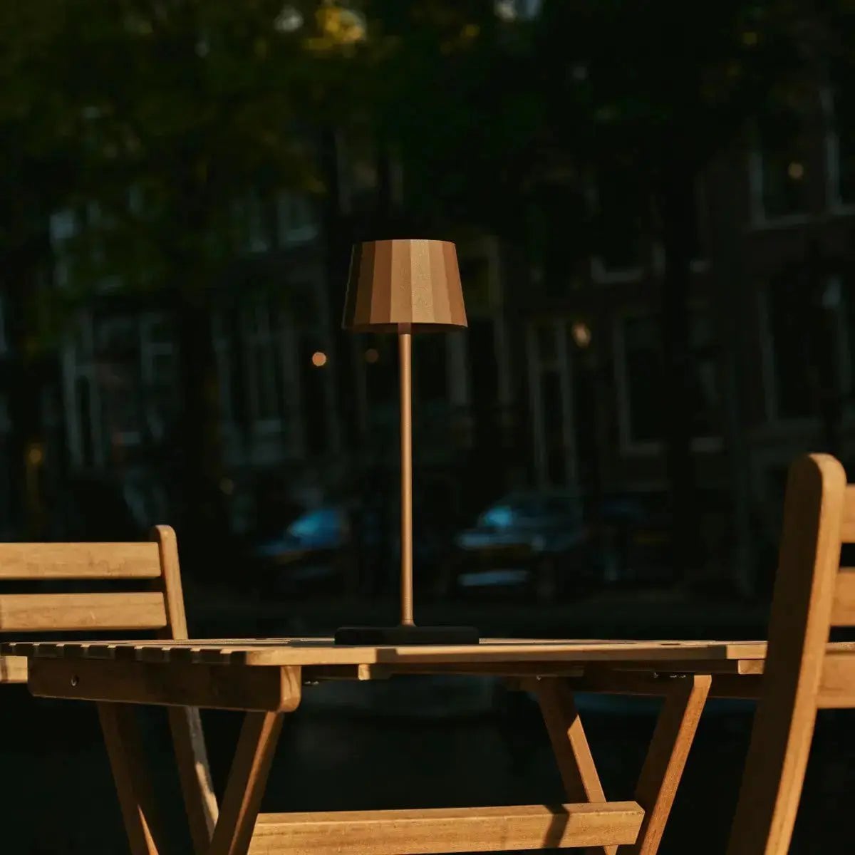 Wouter Mokka Bruin Oplaadbare Tafellamp | Draadloos opladen en batterijduur van 120 uur