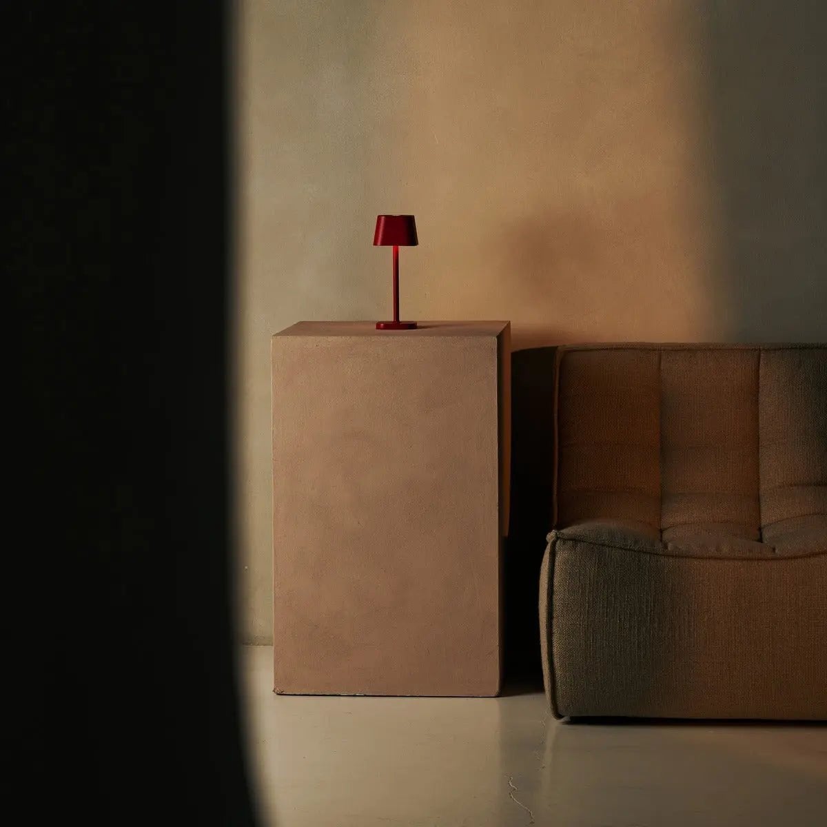 Ava Berry Rode Oplaadbare Tafellamp | Stijlvol, draadloos en dimbaar