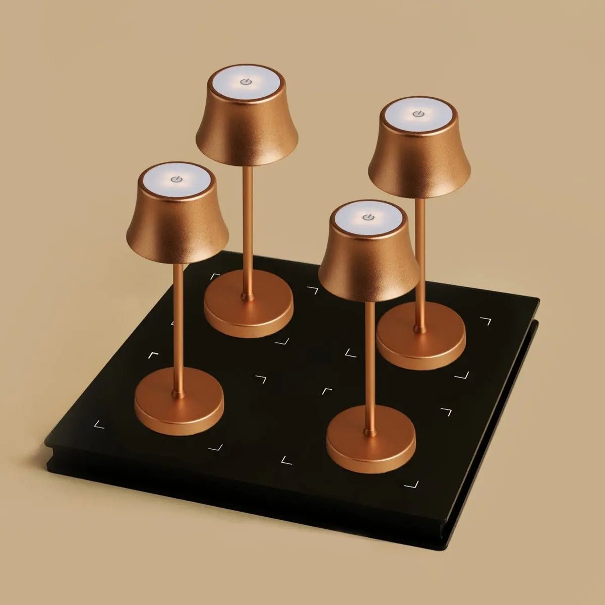 Combiset | 4 x De Pijp Mini Koperen Oplaadbare Tafellampen & 1 x Amstel Oplaadstation