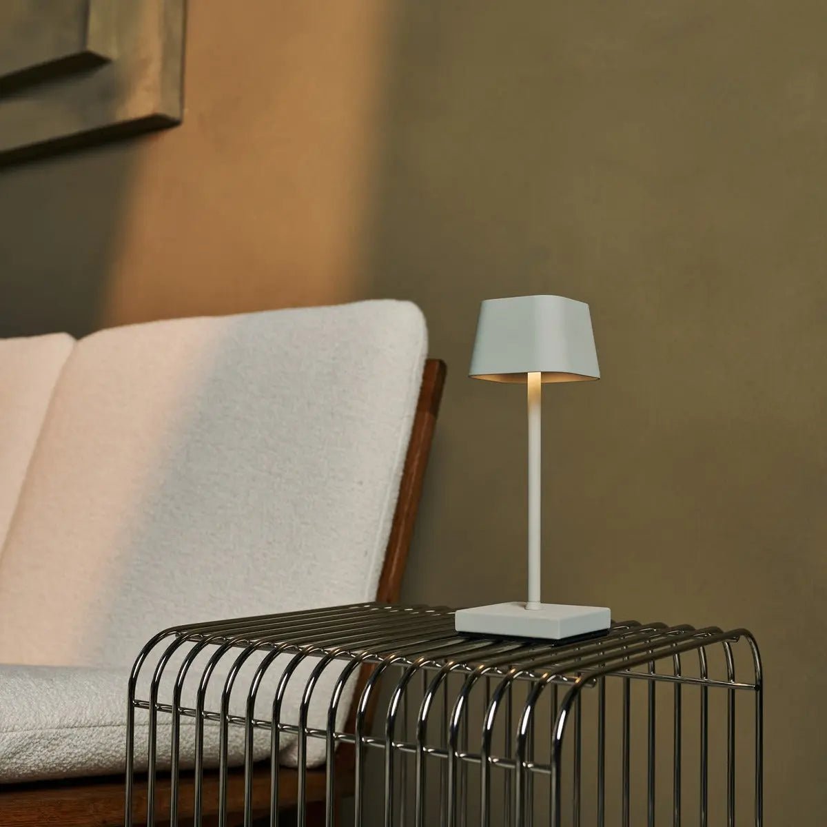 Combiset Professioneel | 8 x Sarphati Mini Shadow Grey oplaadbare tafellampen en 1 x Central Station-oplaadstation