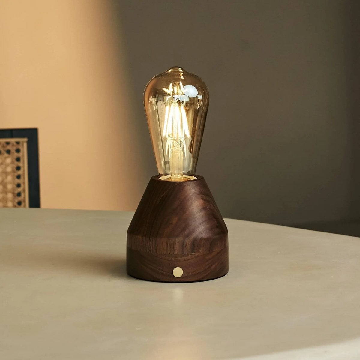 Zavi Walnoot Oplaadbare Tafellamp | LED, draadloos en batterijduur van 80 uur