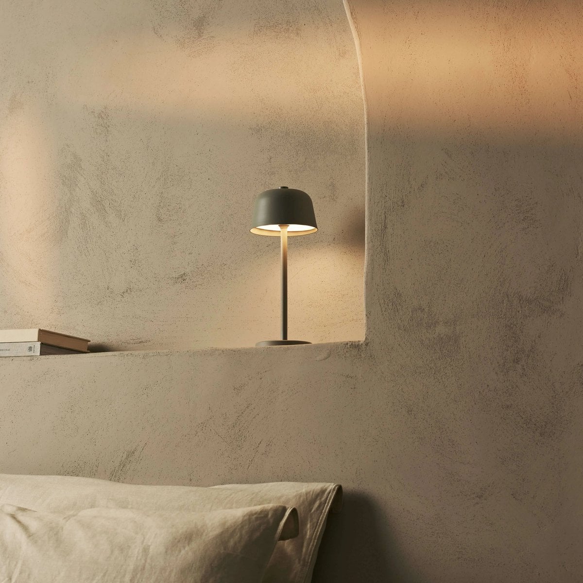 Anton Shadow Gray Oplaadbare tafellamp | Stijlvolle en draadloze verlichting