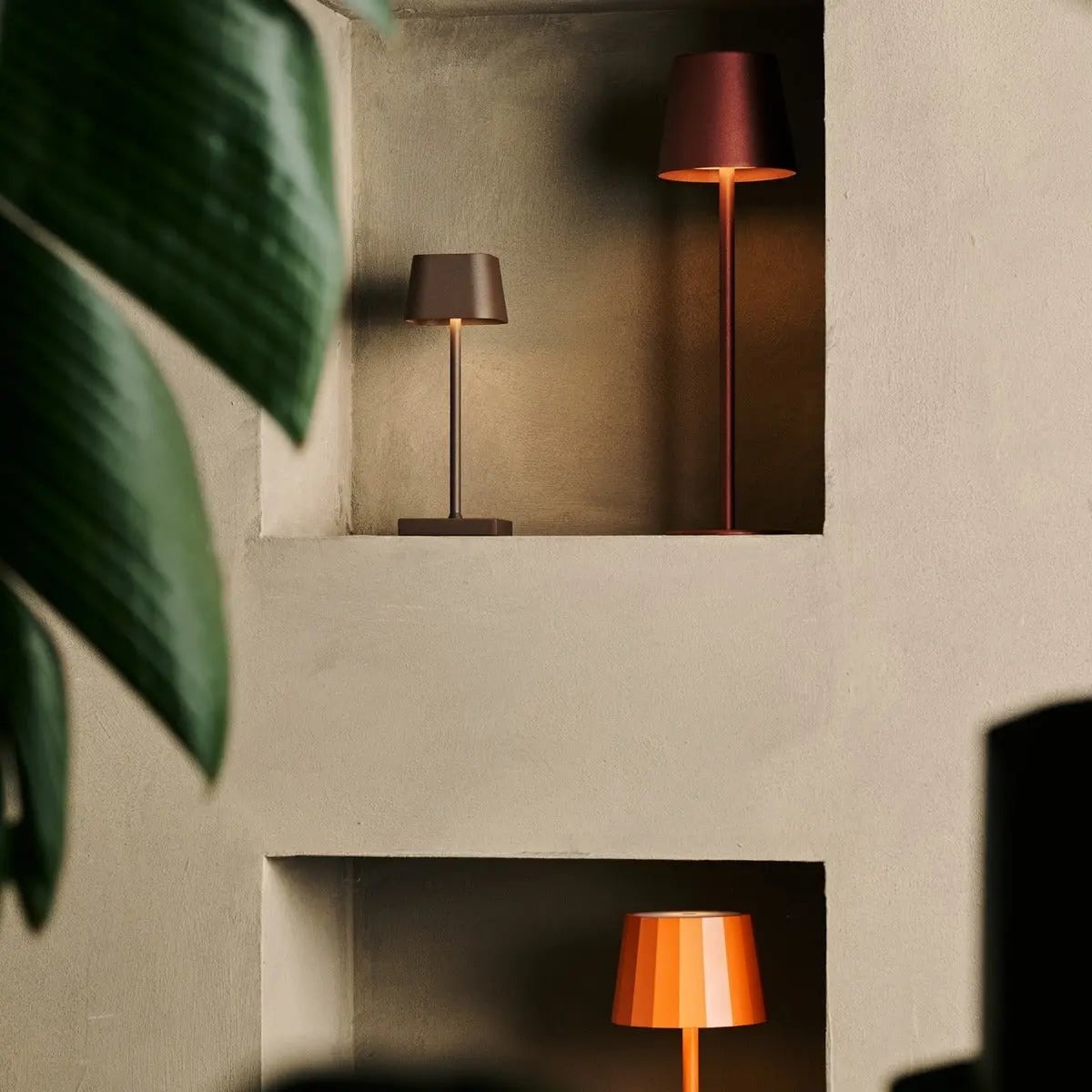 Sarphati Mini Mokka Bruin Snoerloze Tafellamp | Oplaadbaar via laadstation en 3 lichtmodi