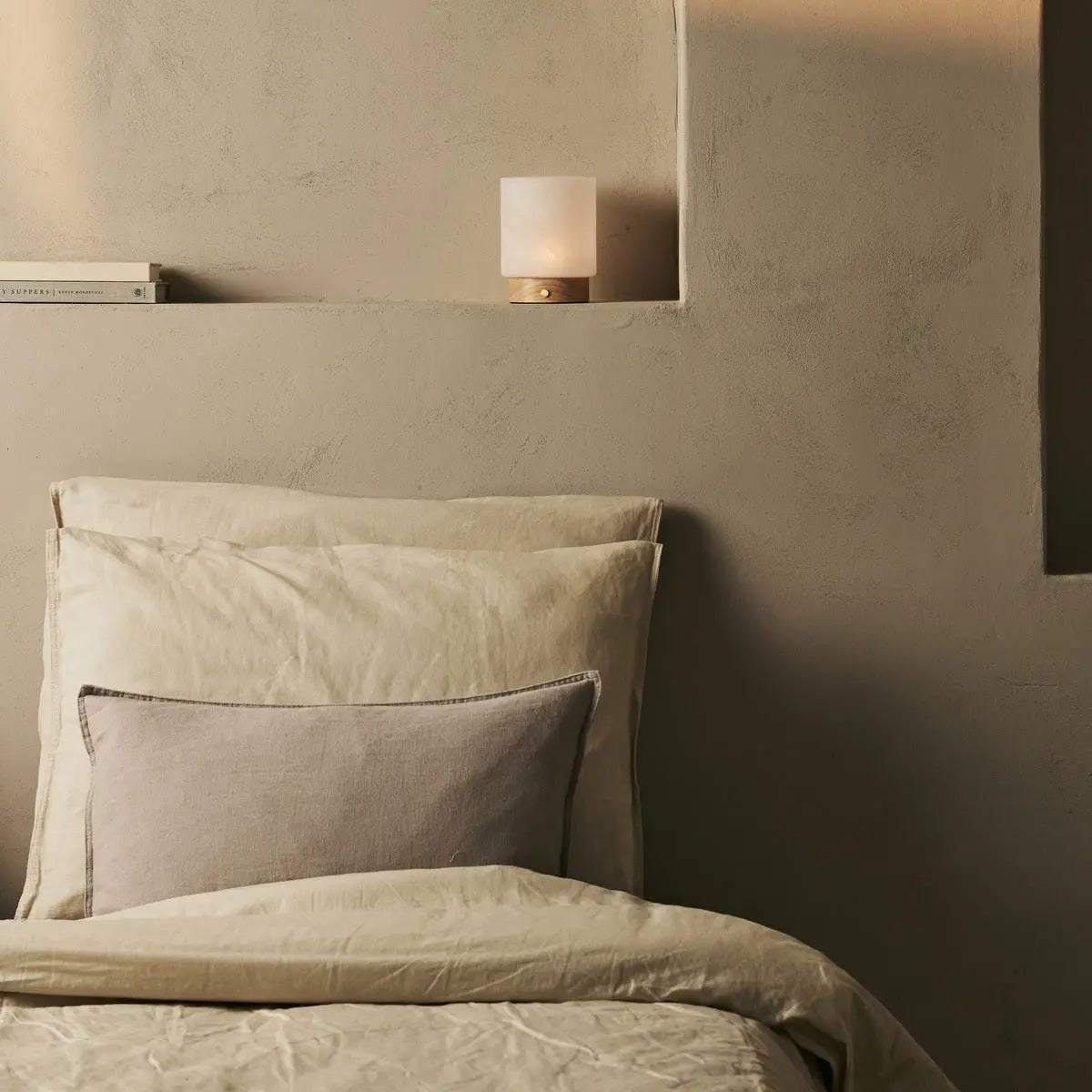 Pien Lichtbruine Houten Tafellamp | Oplaadbaar, dimbaar en batterijduur tot 100 uur